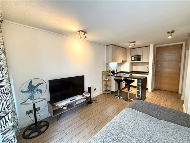 Departamento en venta de 1 dorm. con 1E y 1B en Las Condes
