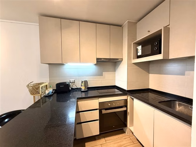 Departamento en venta de 1 dorm. con 1E y 1B en Las Condes