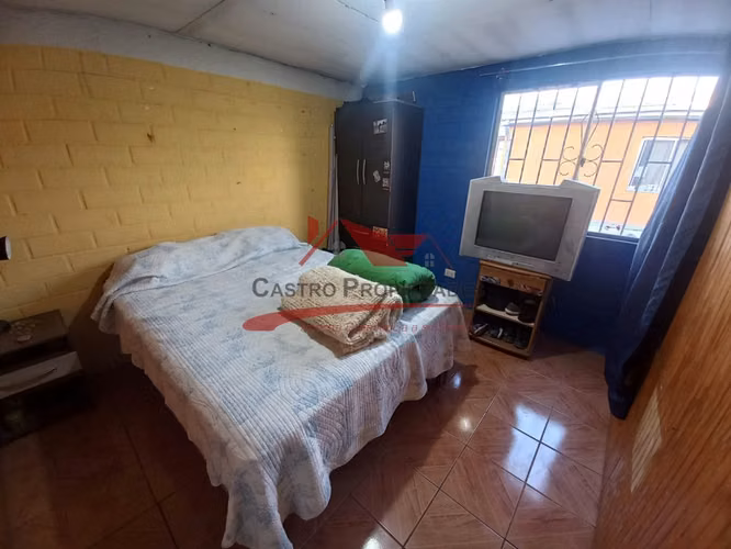 Casa Esquina de Dos Pisos, 2 Dormitorios, 1 Baño, Quilicura