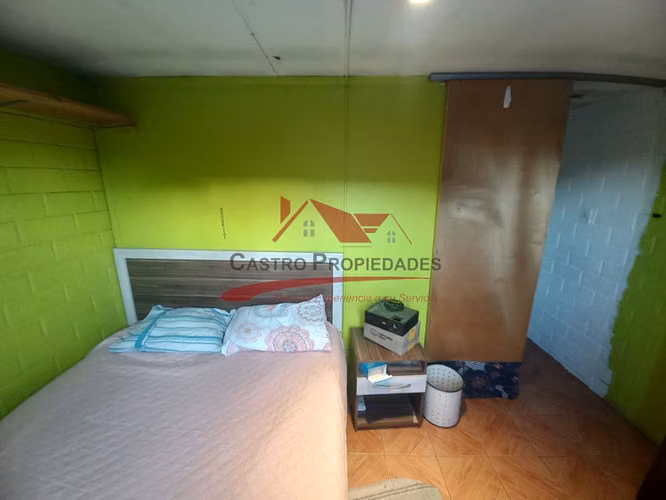Casa Esquina de Dos Pisos, 2 Dormitorios, 1 Baño, Quilicura