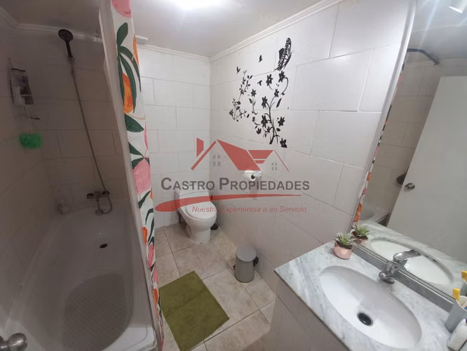Casa Esquina de Dos Pisos, 2 Dormitorios, 1 Baño, Quilicura