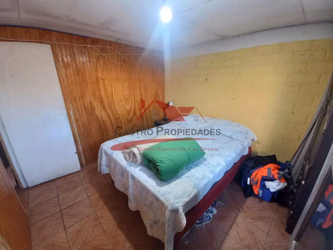 Casa Esquina de Dos Pisos, 2 Dormitorios, 1 Baño, Quilicura