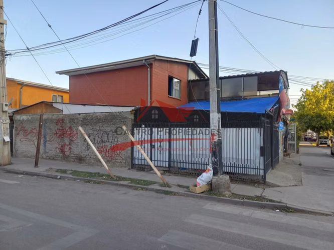 Casa Esquina de Dos Pisos, 2 Dormitorios, 1 Baño, Quilicura