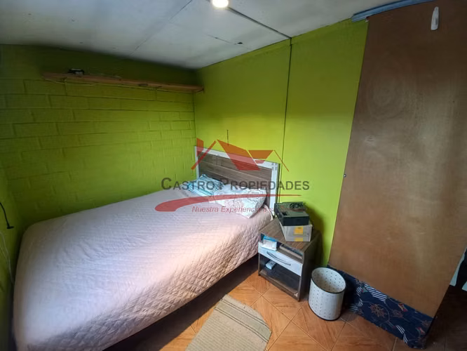 Casa Esquina de Dos Pisos, 2 Dormitorios, 1 Baño, Quilicura