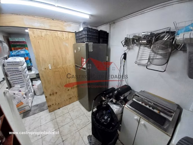 Casa Solida de Dos Pisos, 4 Dormitorios, 1 Baño, Quilicura.