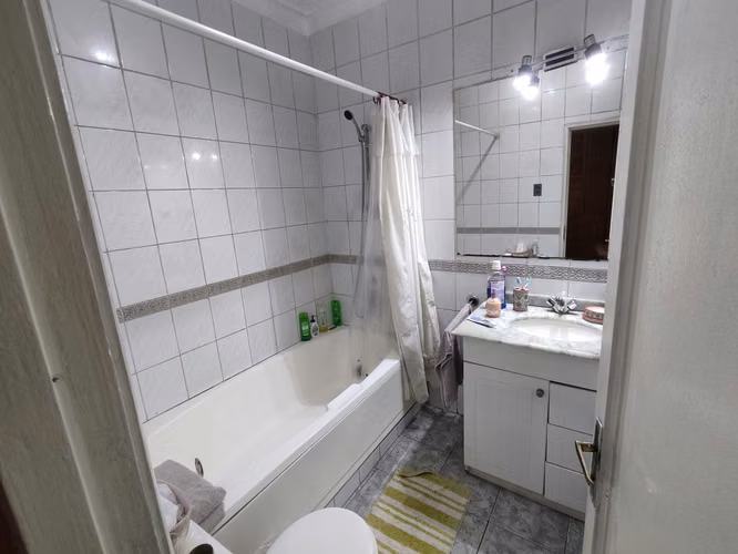 600 m² terreno |Casa aislada 225 m²  4 estacionamientos |Macul