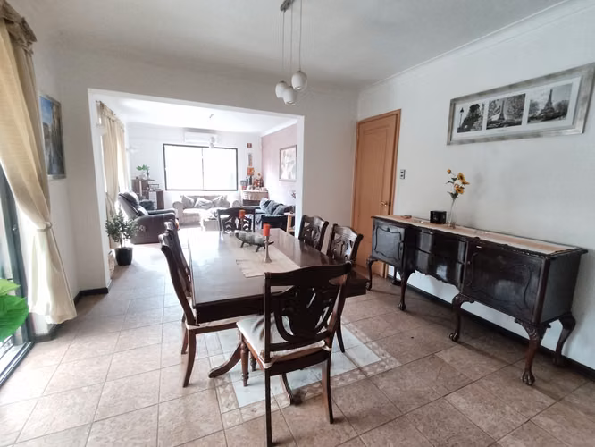600 m² terreno |Casa aislada 225 m²  4 estacionamientos |Macul