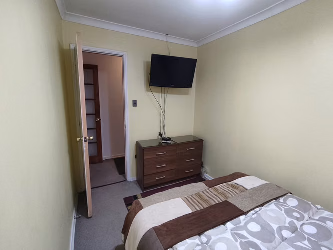 600 m² terreno |Casa aislada 225 m²  4 estacionamientos |Macul