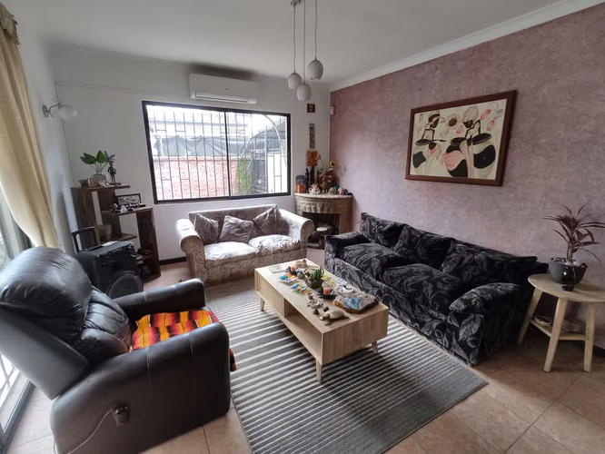 600 m² terreno |Casa aislada 225 m²  4 estacionamientos |Macul