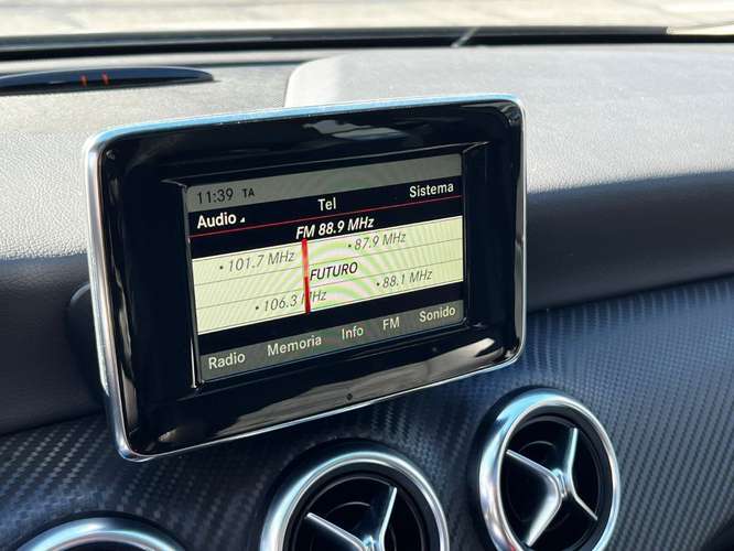 MERCEDES-BENZ A200 BLUEEFFICIENCY 1.6 MT 2014