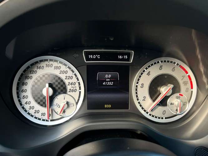 MERCEDES-BENZ A200 BLUEEFFICIENCY 1.6 MT 2014