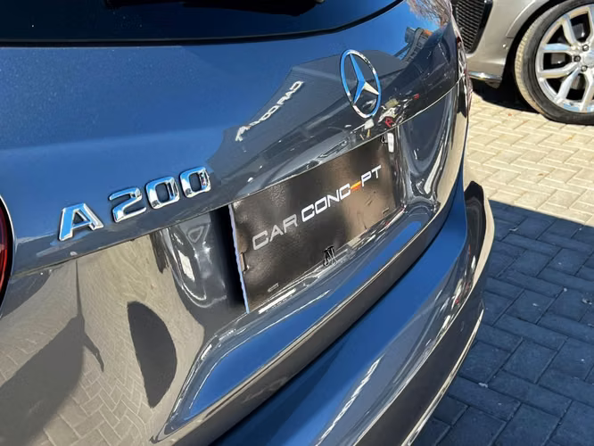MERCEDES-BENZ A200 BLUEEFFICIENCY 1.6 MT 2014