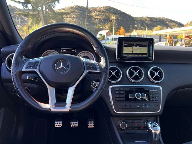 MERCEDES-BENZ A200 BLUEEFFICIENCY 1.6 MT 2014