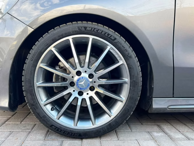 MERCEDES-BENZ A200 BLUEEFFICIENCY 1.6 MT 2014