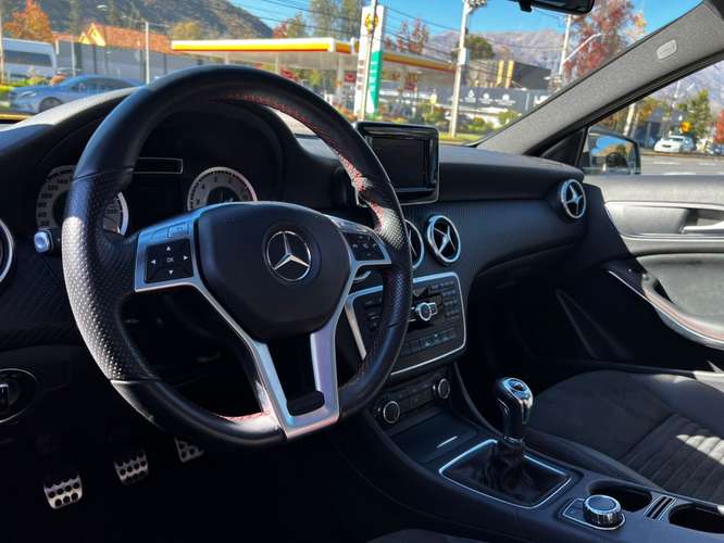 MERCEDES-BENZ A200 BLUEEFFICIENCY 1.6 MT 2014
