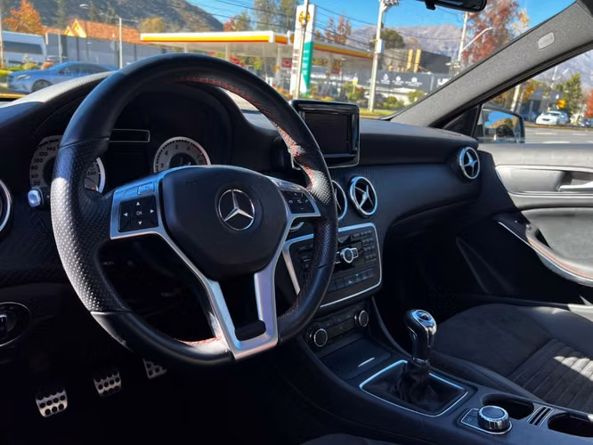 MERCEDES-BENZ A200 BLUEEFFICIENCY 1.6 MT 2014