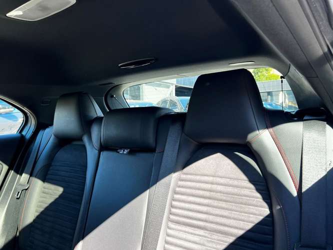 MERCEDES-BENZ A200 BLUEEFFICIENCY 1.6 MT 2014