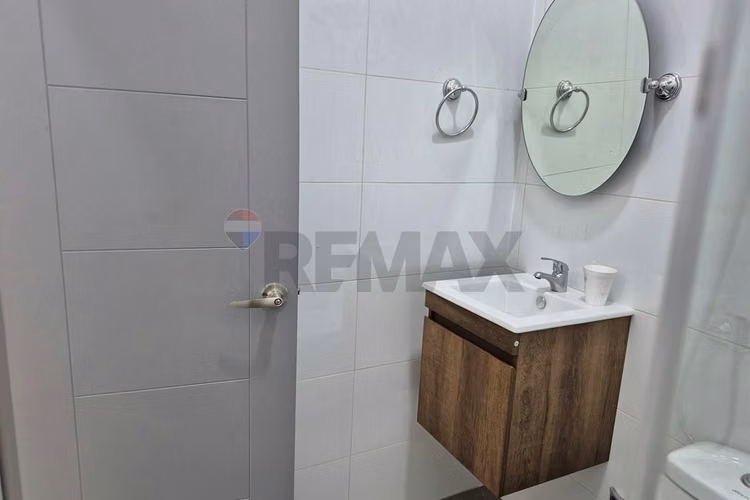 Arriendo local comercial en 5 de abril