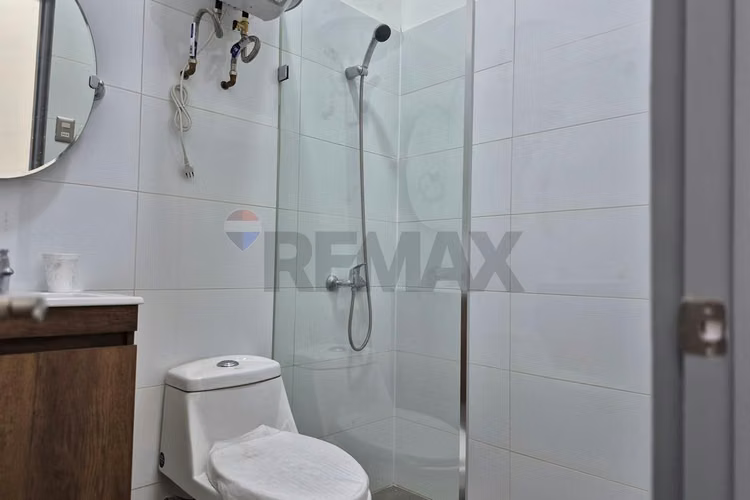 Arriendo local comercial en 5 de abril