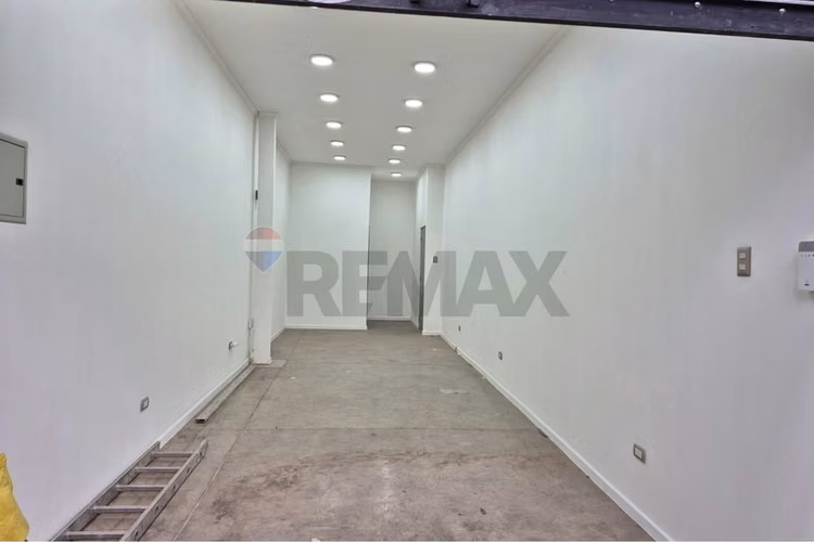 Arriendo local comercial en 5 de abril