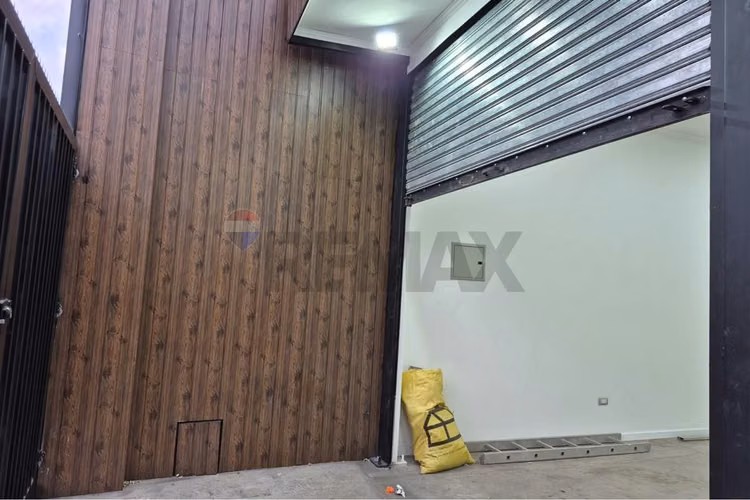 Arriendo local comercial en 5 de abril