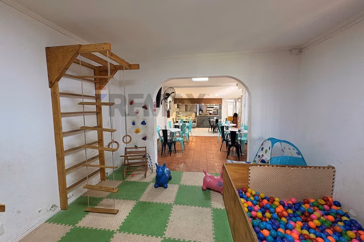 Casa comercial con gran terreno