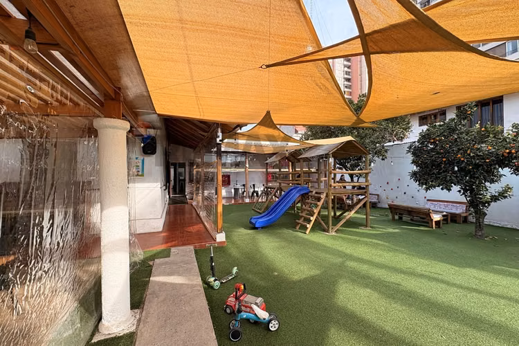 Casa comercial con gran terreno
