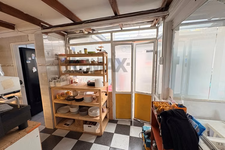 Casa comercial con gran terreno