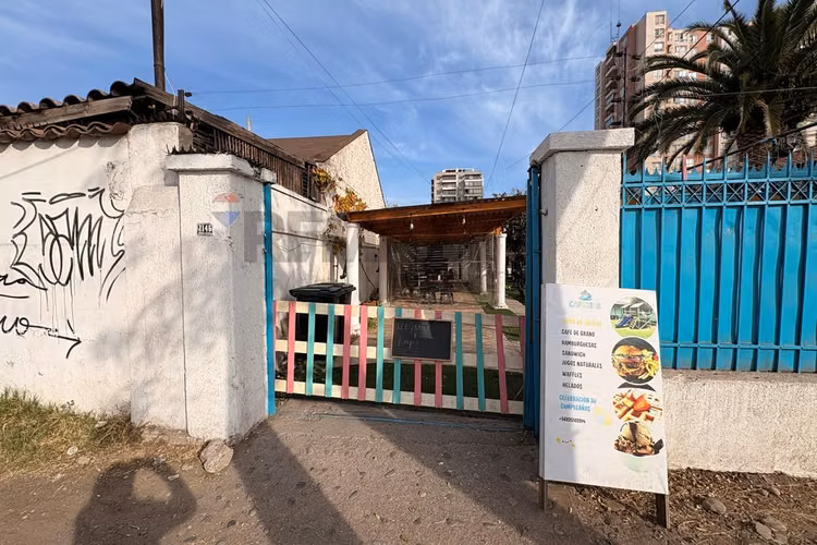 Casa comercial con gran terreno