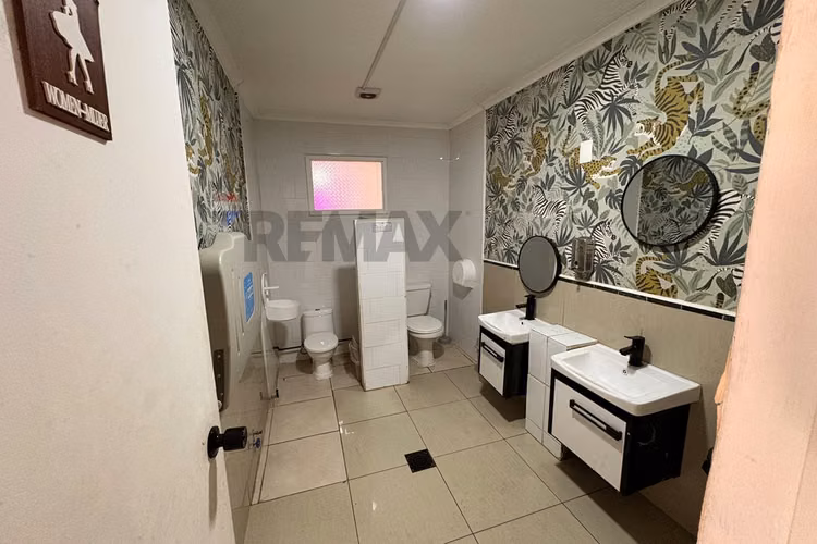 Casa comercial con gran terreno