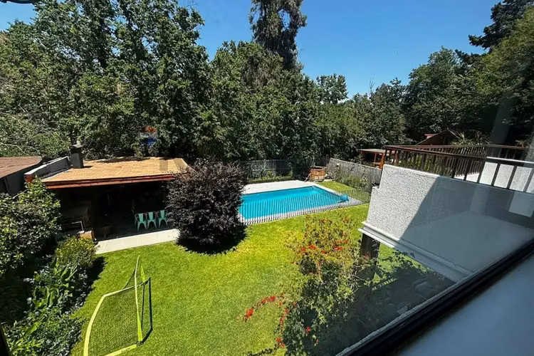 Casa en venta: lujo y naturaleza en lo barnechea