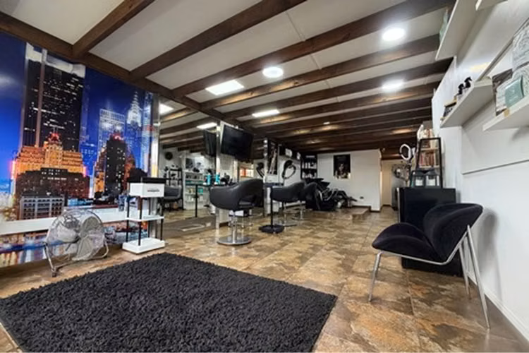 Local comercial habilitado con propiedad!