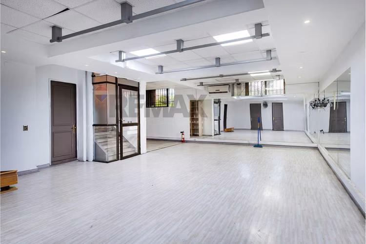 Edificio corporativo/comercial metro manquehue
