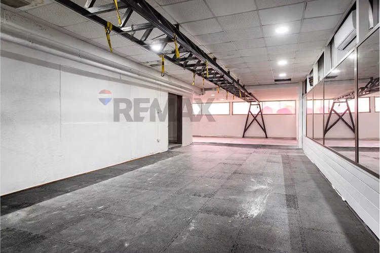 Edificio corporativo/comercial metro manquehue