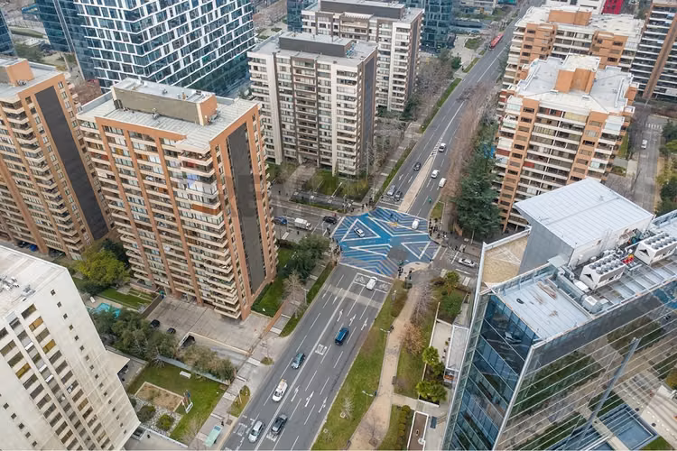 Edificio corporativo/comercial metro manquehue