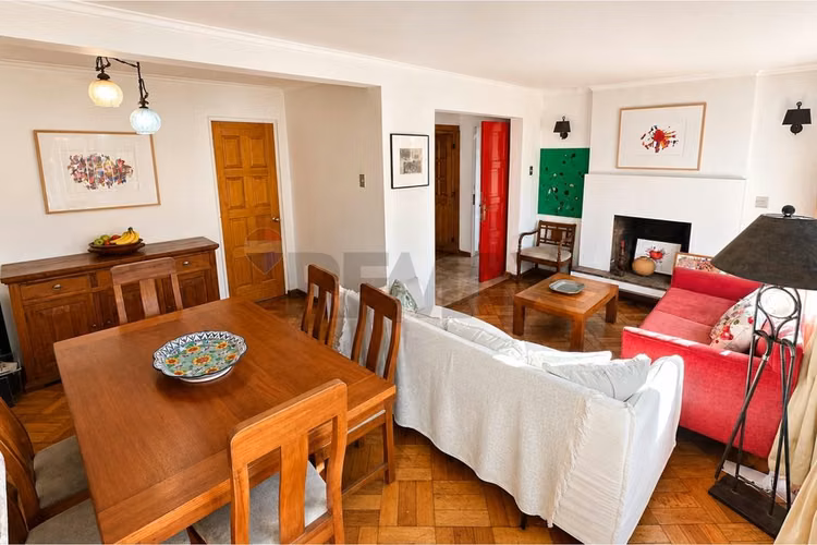 Casa familiar en esteban dell orto, las condes