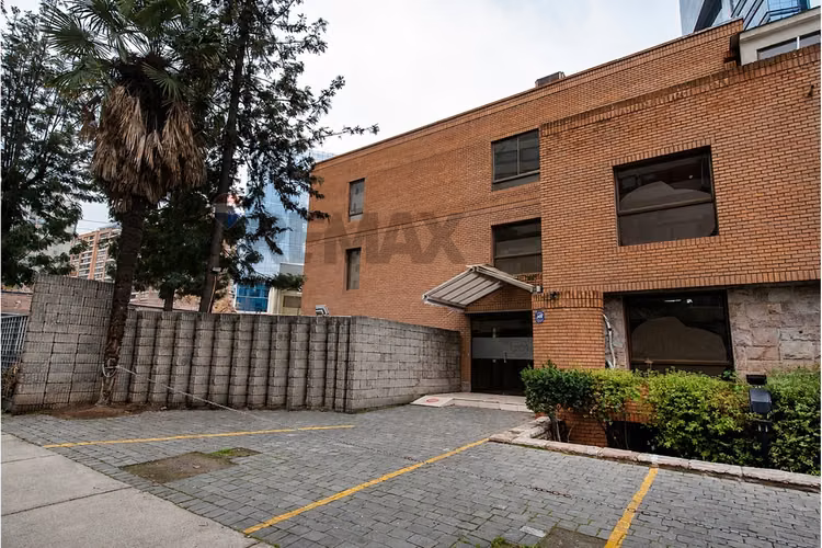 Edificio corporativo/comercial metro manquehue