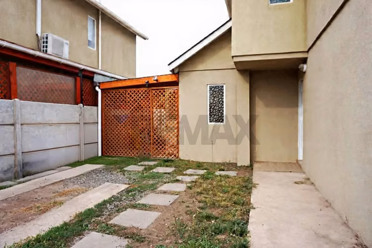 Sólida y cómoda casa 3d/3b en buin