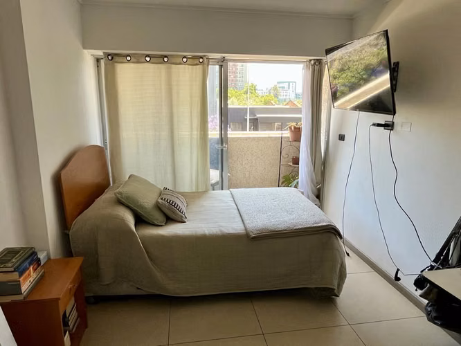 EN VENTA ESTUDIO CON ESTACIONAMIENTO Y BODEGA  METRO ÑUÑOA