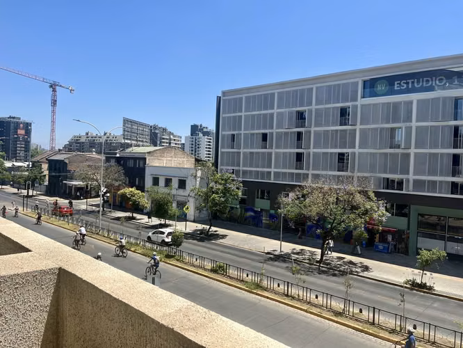EN VENTA ESTUDIO CON ESTACIONAMIENTO Y BODEGA  METRO ÑUÑOA