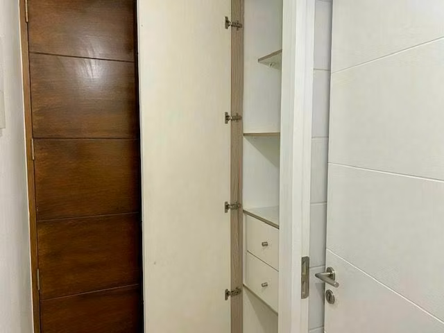 EN VENTA ESTUDIO CON ESTACIONAMIENTO Y BODEGA  METRO ÑUÑOA