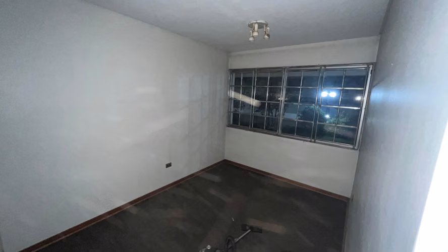 OFICINA COMERCIAL CON ENTRADA INDEPENDIENTE Y 2 EST