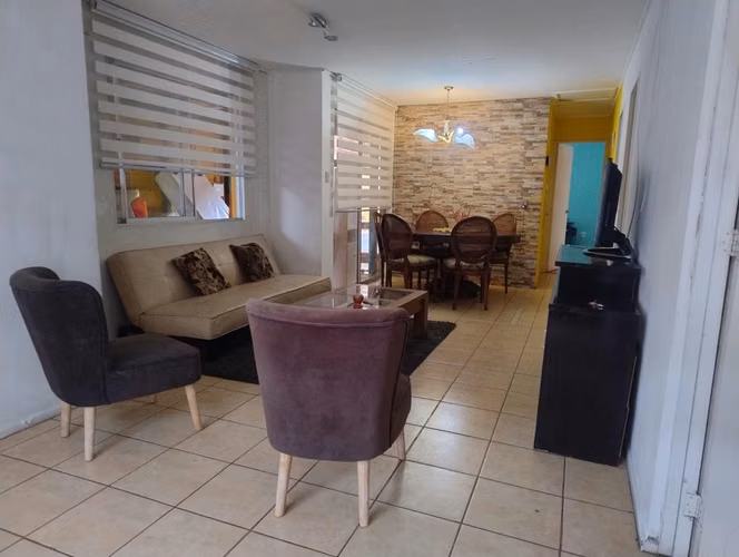 HERMOSA Y AMPLIA CASA EN ARRIENDO CON PISCINA