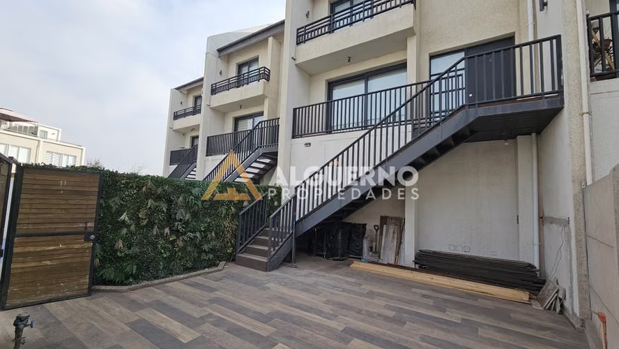 ARRIENDO AMPLIO TOWNHOUSE CON 4D3B2E ALTO EL ROSAL
