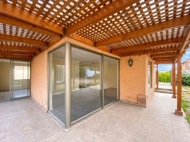AMPLIA CASA EN CONDOMINIO 508 M DE TERRENO 4 DORMITORIO - Imagen 3
