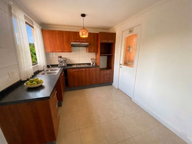 AMPLIA CASA EN CONDOMINIO 508 M DE TERRENO 4 DORMITORIO - Imagen 8
