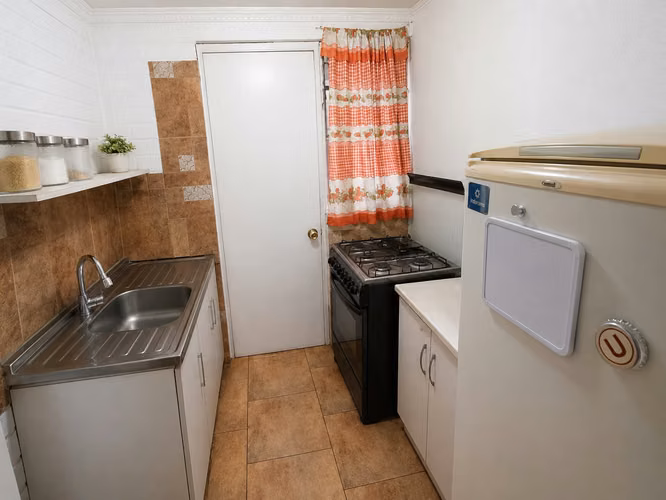 VENTA EN QUILICURA CASA REGULARIZADA DE 2 PISOS POR 2300UF