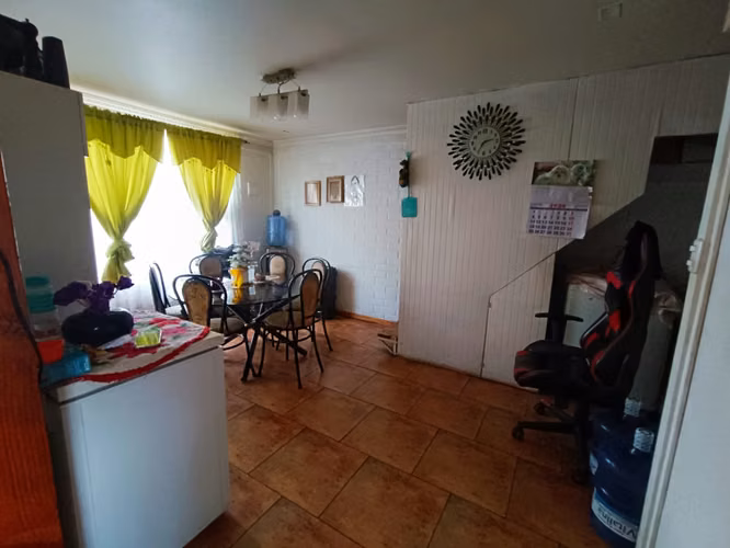 VENTA EN QUILICURA CASA REGULARIZADA DE 2 PISOS POR 2300UF