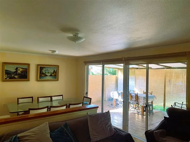 Casa en venta de 3 dorm. en Colina