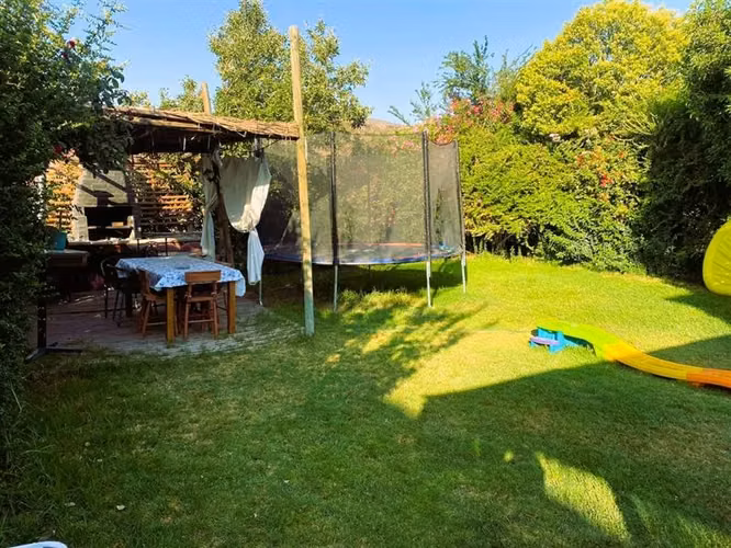 Casa en venta de 3 dorm. en Colina
